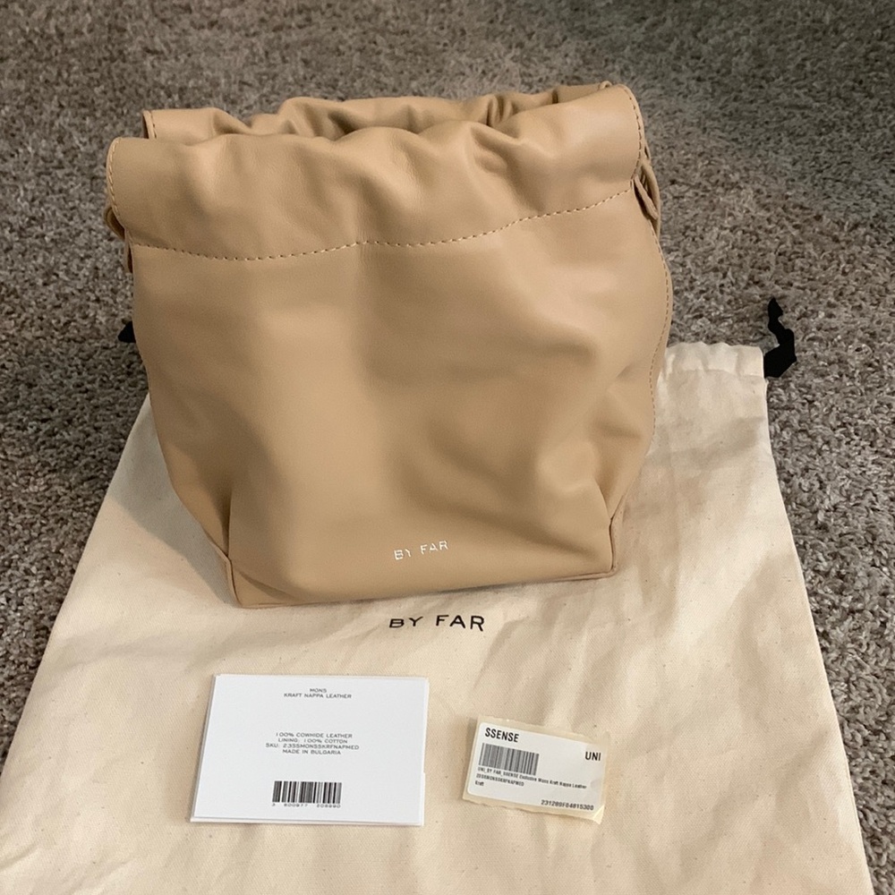 Versatile Napa leather bucket bag; Unworn
